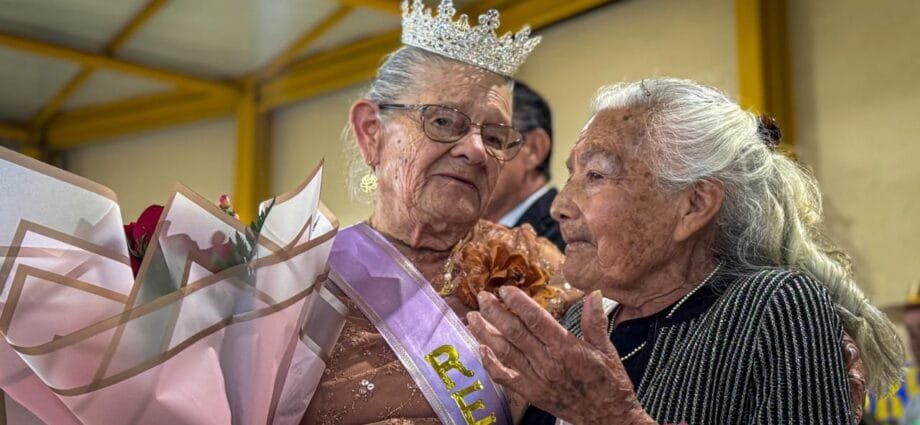 reina del Programa del Adulto Mayor 2024