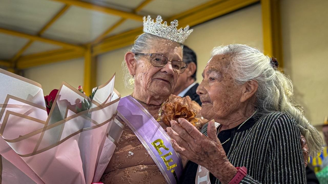reina del Programa del Adulto Mayor 2024